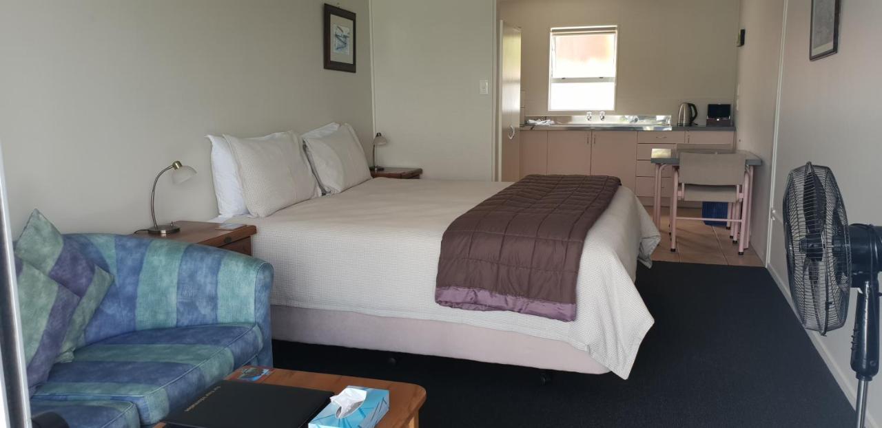 Whangaroa Lodge Motel Exterior photo