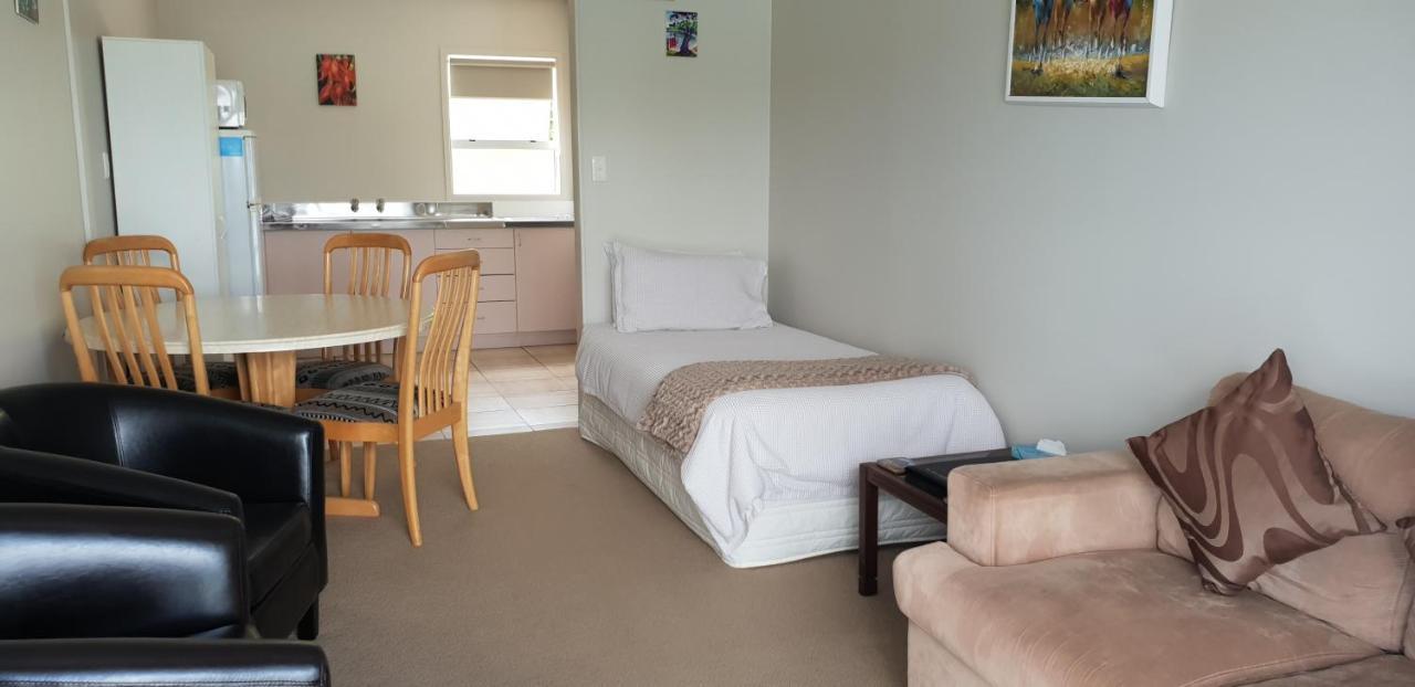 Whangaroa Lodge Motel Exterior photo